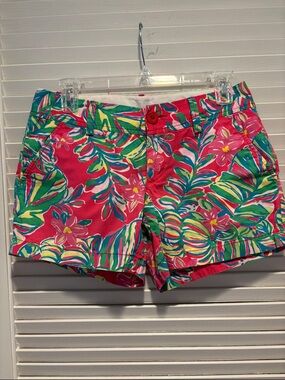 Lilly Pulitzer Size 4 Bright Pink Tropical Print Bermuda Shorts
